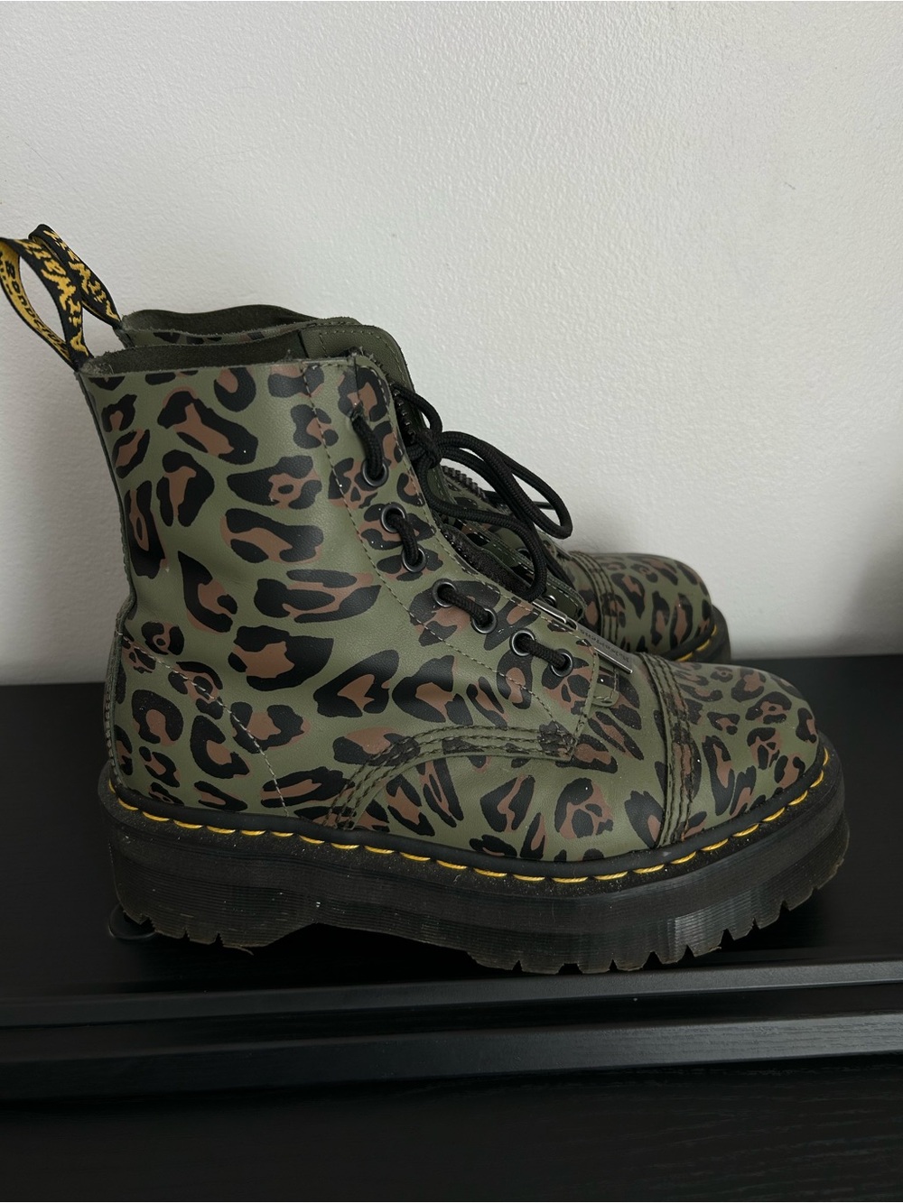 Dr Martens - Leopard Print Combat Boots in Olive Green - Size 9